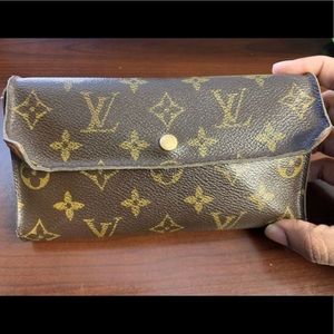 💯% Authentic Louis Vuitton Vintage Wallet